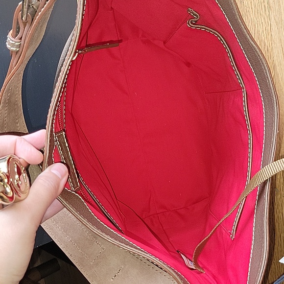 Dooney and Bourke Taupe Pebble Leather Lily Bucket Shoulder Bag NWOT - Picture 9 of 10